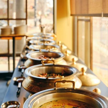 Fabhotel Novel Suites - Nr Yashobhoomi Convention Centre ニューデリー エクステリア 写真