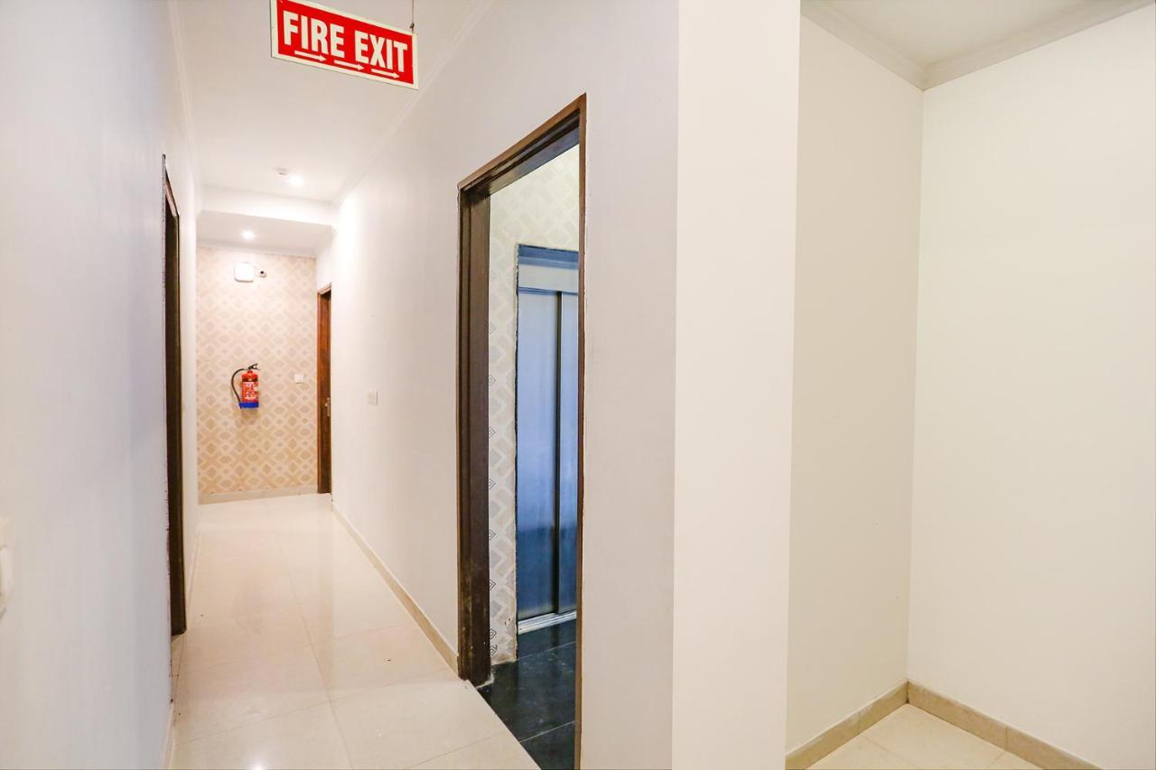 Fabhotel Novel Suites - Nr Yashobhoomi Convention Centre ニューデリー エクステリア 写真