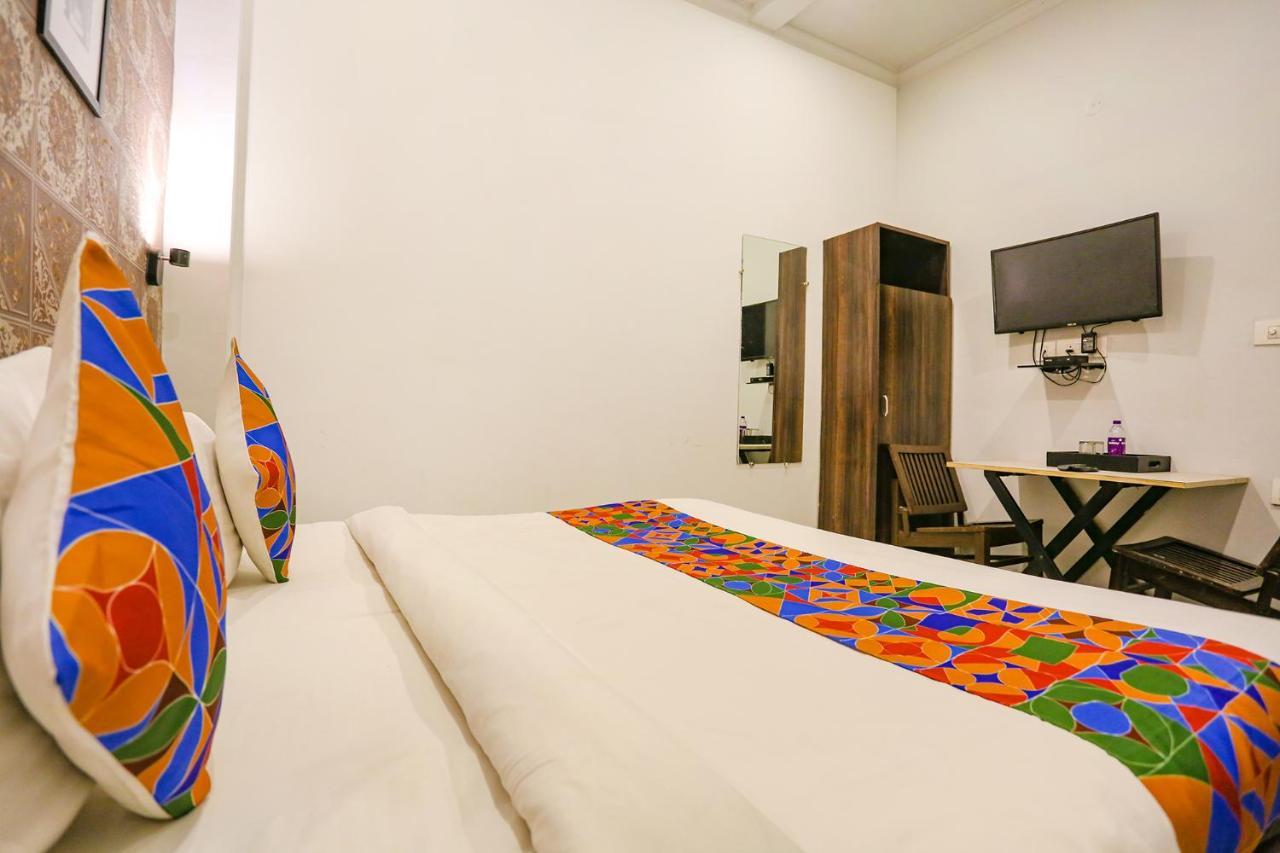 Fabhotel Novel Suites - Nr Yashobhoomi Convention Centre ニューデリー エクステリア 写真