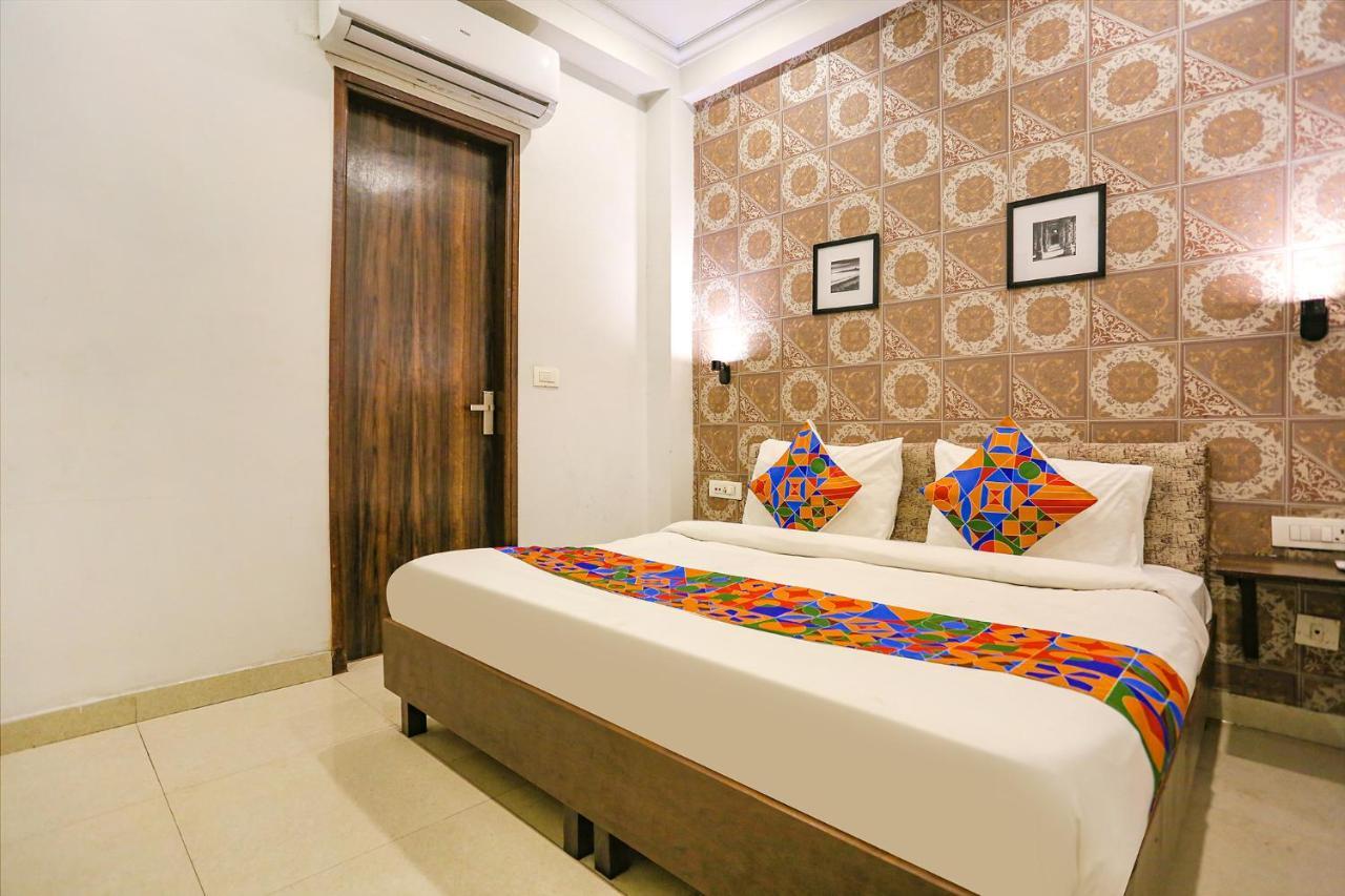 Fabhotel Novel Suites - Nr Yashobhoomi Convention Centre ニューデリー エクステリア 写真